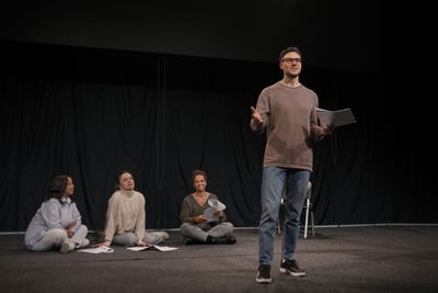Menyebarkan Pesan Positif Melalui Film dan Teater
