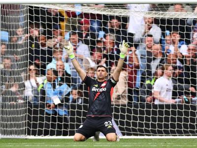 Emiliano Martínez Resmi Tinggalkan Aston Villa, Perpisahan Emosional Di Villa Park