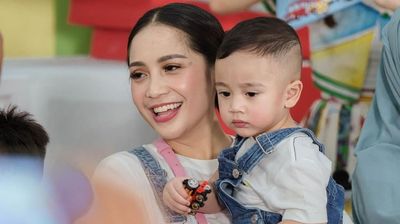 Gemas! Rayyanza dan Nagita Slavina Ikut Tren Kim Seon Ho Smile Challenge