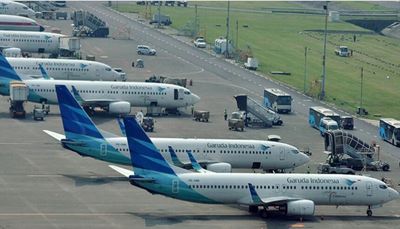 Garuda Indonesia Hentikan Operasional 15 Pesawat, Apa Yang Terjadi?