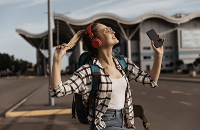 Playlist yang Cocok untuk Temani Perjalanan Jauh