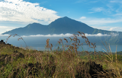 Mengenal Cerita Mistis di Balik Gunung-Gunung di Indonesia