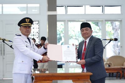 Bupati Garut Lantik Camat dan Sekretaris Kecamatan, Tekankan Pentingnya Integritas dan Pelayanan Publik