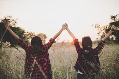 5 Arti Mimpi Bertemu Teman Lama Menurut Primbon Jawa, Tanda Rindu?