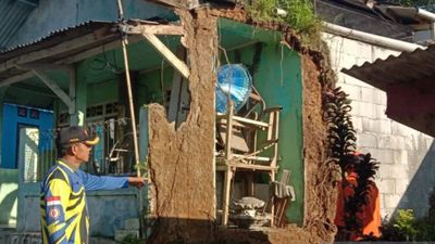 Lima Rumah Rusak Akibat Gempa Magnitudo 3,8 di Sukabumi