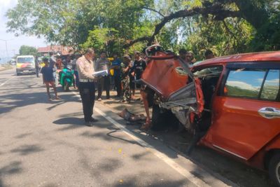 Mobil Oleng Tabrak Jembatan di Barru, Tiga Orang Tewas di TKP