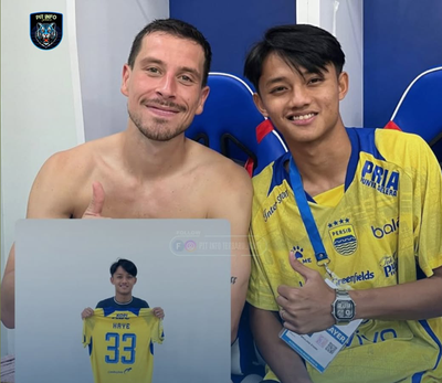 Ahmad Maulana Dapatkan Jersey Thom Haye