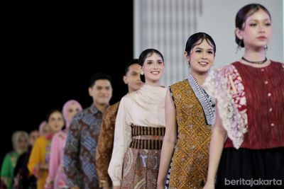 Dekranasda DKI Jakarta tampilkan koleksi perajin lokal di Fashion Nation XIX
