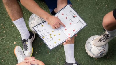 Transformasi Strategi Permainan Sepak Bola Modern di Eropa