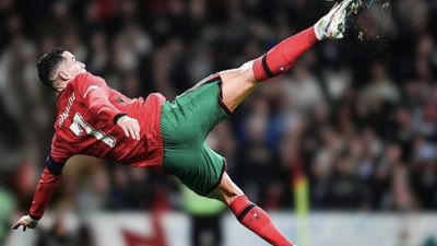 Meningkatkan Keterampilan Striker dalam Sepak Bola