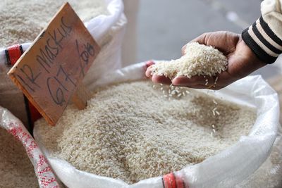 Rakyat Masih Ngeluh Harga Beras Mahal Padahal Stok Bulog Melimpah