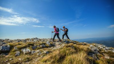 Destinasi Hiking Terpopuler di Indonesia Tahun 2025