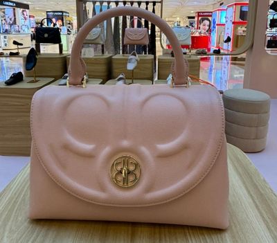 Livy Bag Tas Kulit Pertama Nada Puspita dengan Sentuhan Romantis