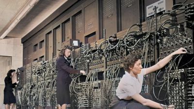 ENIAC: Tonggak Sejarah Komputer Pertama yang Diprogram Secara Elektronik