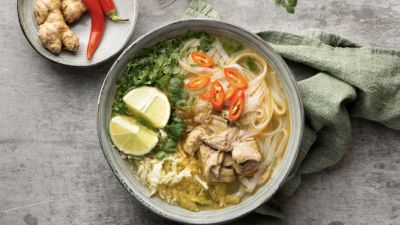 Menyajikan Soto Ayam di Tengah Cuaca Dingin: Resep Sederhana yang Menggugah Selera