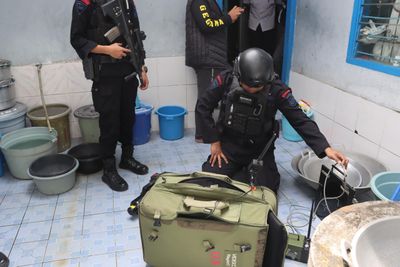 Granat Aktif Ditemukan di Dapur Rumah Warga Maros, Tim Gegana Lakukan Peledakan