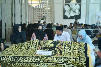 Ibunda Wagub Sulsel Fatmawati Rusdi Tutup Usia, Suasana Haru Selimuti Rumah Duka