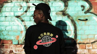 Perkembangan Fashion Streetwear di Indonesia: Dari Subkultur Menuju Gaya Hidup