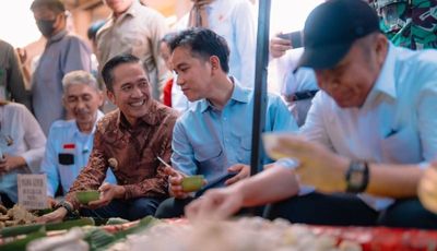Wapres Gibran Tinjau Sekolah Rakyat Palembang hingga Sapa Masyarakat dan Cicipi Pempek di Pasar 16 Ilir