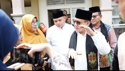 Disambut Shalawat, Wamenag RI Kunjungi MTsN 1 Model Banda Aceh