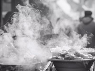 Pelet Daging Giling: Kisah Mistis di Balik Ramainya Warung Bakso