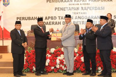 Gubernur Apolo Safanpo Minta Pembahasan APBD 2025 Papua Selatan Fokus dan Efisien