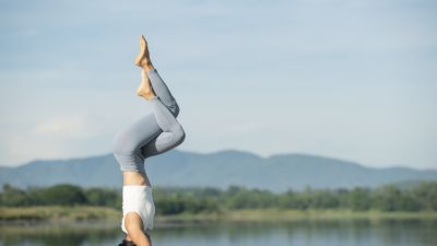 Manfaat Yoga untuk Kesehatan Mental: Sebuah Tinjauan Mendalam