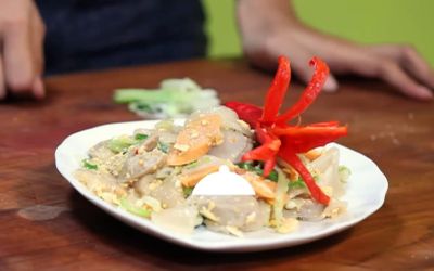 Seblak Basah Khas Bandung: Pedas, Gurih, dan Bikin Nagih