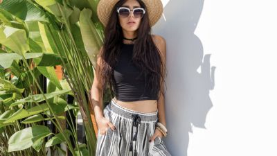 Inspirasi Outfit Traveling Musim Panas yang Stylish dan Nyaman