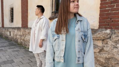 Kreativitas dalam Menggunakan Denim: Dari Kasual hingga Formal