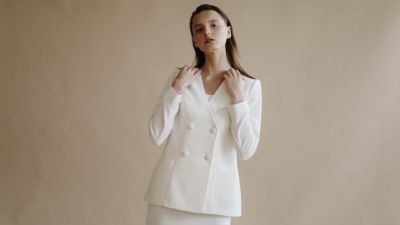 Inspirasi Outfit Serba Putih untuk Berbagai Kesempatan