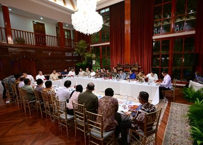 Hasil Rapat Evaluasi MBG: Presiden Prabowo Bahas Detail Teknis hingga Kebersihan