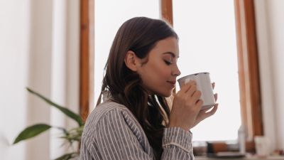 Manfaat Minum Air Hangat untuk Kesehatan Kulit