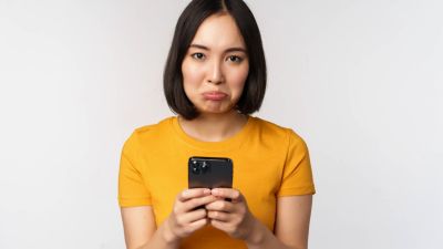 Fenomena FOMO di Era Digital: Dampak dan Solusi