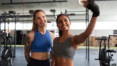 Fenomena Selfie di Gym: Antara Ekspresi Diri dan Gangguan Sosial