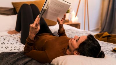 Membaca Sebelum Tidur: Manfaat dan Dampaknya bagi Kualitas Tidur