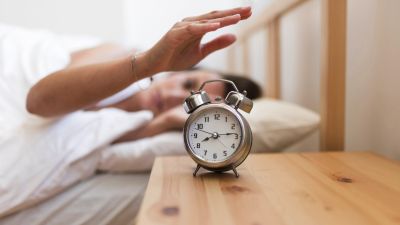 Kebiasaan Bangun Tanpa Alarm dan Manfaatnya bagi Kesehatan