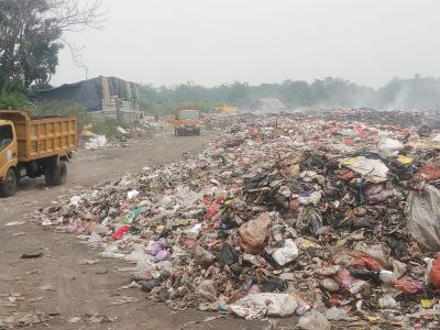 Warga Tagih Janji Ratu Zakiyah Soal Penutupan TPA Karang Jetak
