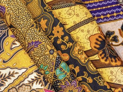 7 Puisi Singkat tentang Hari Batik Nasional yang Bikin Makin Cinta Warisan Budaya