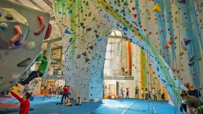Rock Climbing Indoor: Olahraga Menarik di Tengah Kesibukan Urban