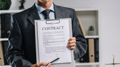 Tantangan Karyawan Kontrak di Indonesia: Dari Ketidakpastian Pekerjaan ke Pengakuan Loyalitas