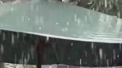 Fenomena Hujan Es Langka Mengguncang Cikini, Jakarta