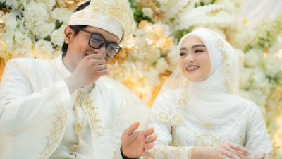 Pernikahan Bahagia Komika Dzawin Nur dan Renny Rachmawaty di Batam