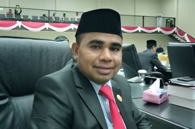 Rudy Rumodar Kritik Bupati SBT Lantaran Angkat Nakes-Guru Jadi Karateker