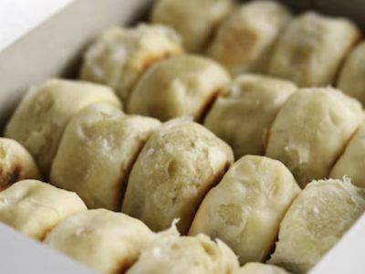 17 Ide Nama Usaha Bakpia Keju yang Unik dan Bikin Mudah Diingat