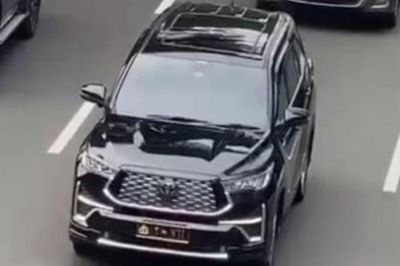 Innova Zenix Mobil Dinas Kapolda Metro, Beropetasi tanpa Kawalan, Sirine dan Strobo