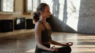 Meditasi Gerak: Gabungan Gerakan Fisik dan Fokus Mental untuk Kesehatan Optimal