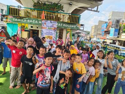 Dari Buku Lahir Harapan, Anak TBM Kolong Ciputat Gembira Bersama PNM Peduli