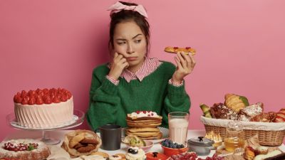 Perbedaan Keracunan Makanan dan Sakit Perut Biasa