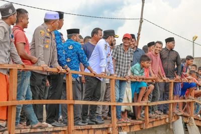 Baru 6 Bulan, Bupati Al-Farlaky Rampungkan 4 Jembatan di Aceh Timur